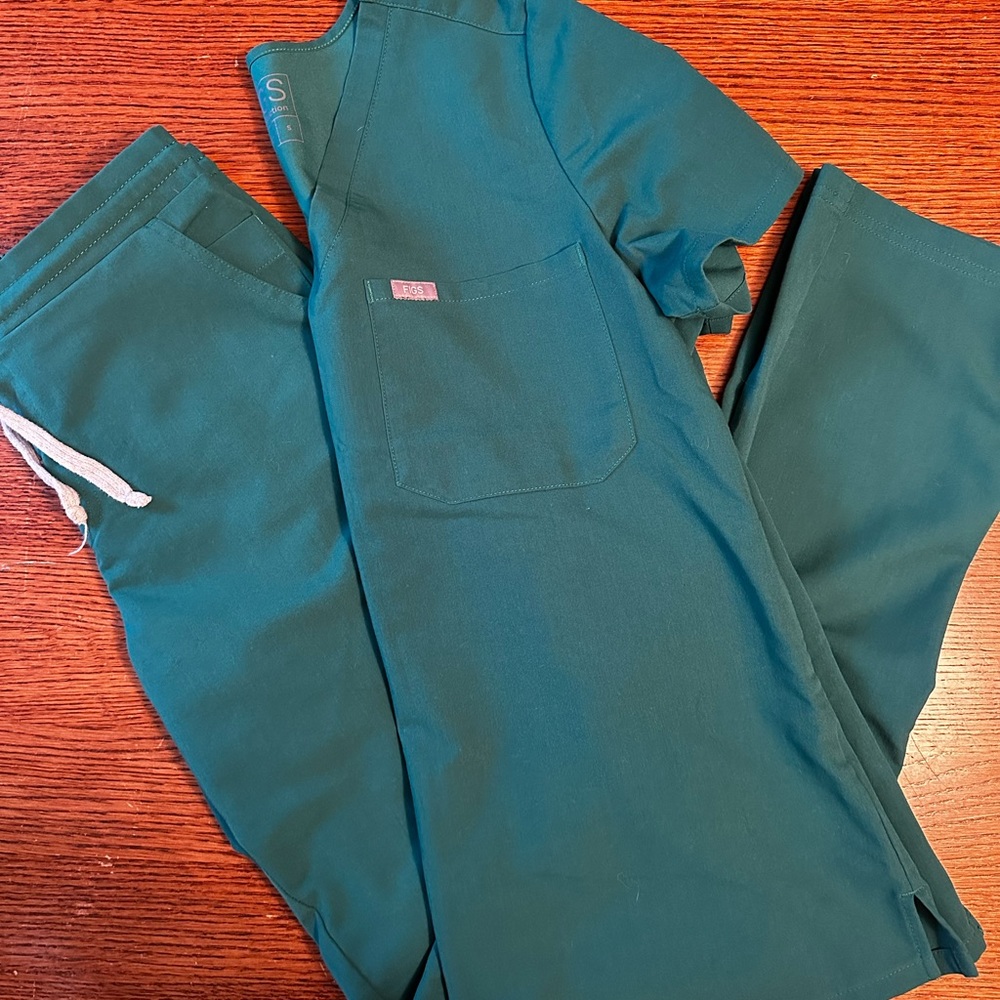 Figs Hunter Green Set